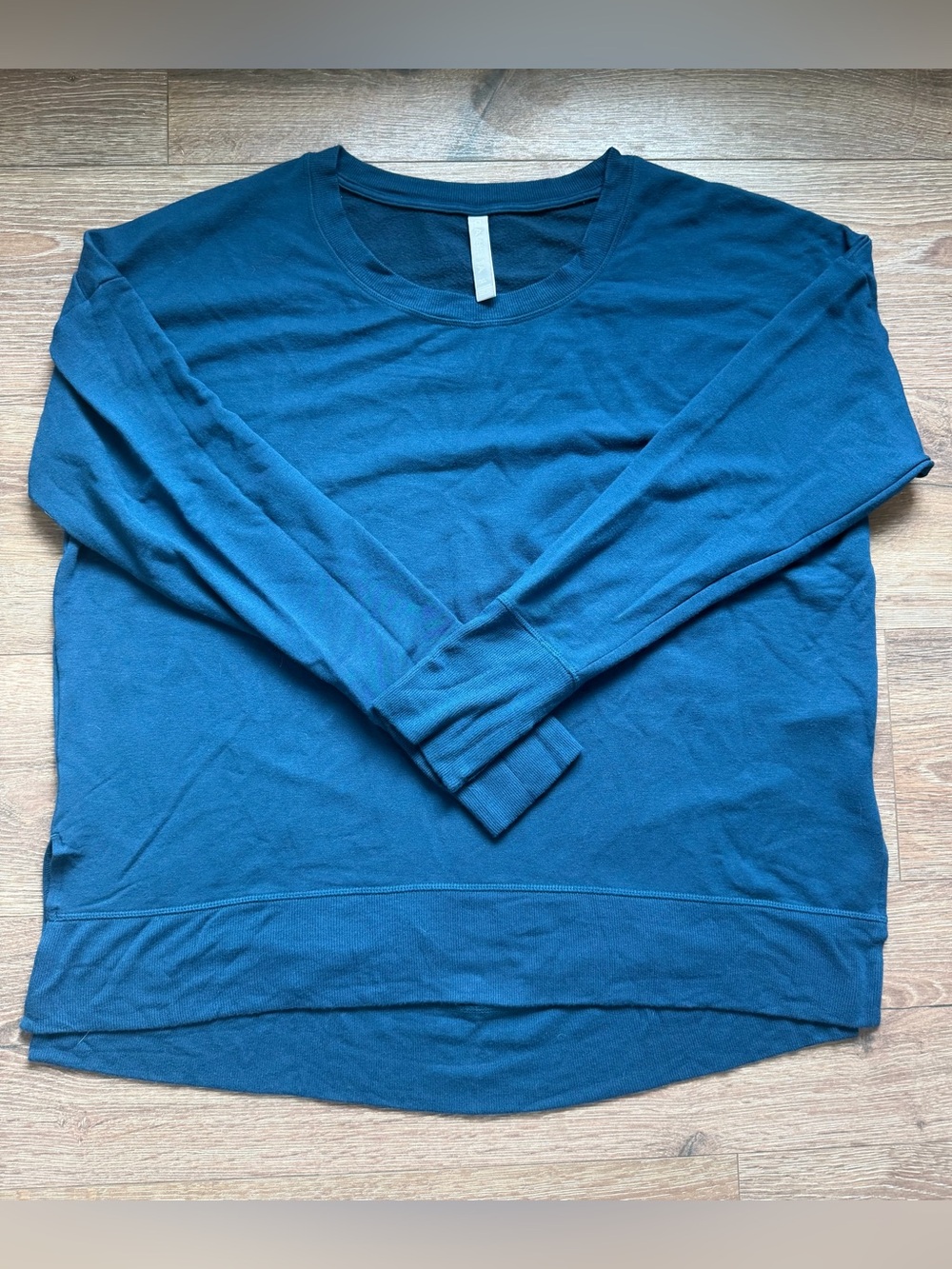 Athleta Women's Pullover Sweatshirt Side Slits Thumbhole Modal Teal Blue Size XL